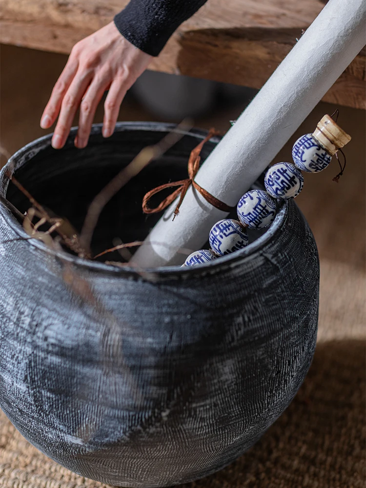 Large Calligraphy Storage Tub Vintage Painted Ceramic Imitation Art Scroll Painting Bucket Wicker Basket Chinese Style Decor
Large Calligraphy Storage Tub Vintage Painted Ceramic Imitation Art Scroll Painting Bucket Wicker Basket Chinese Style Decor