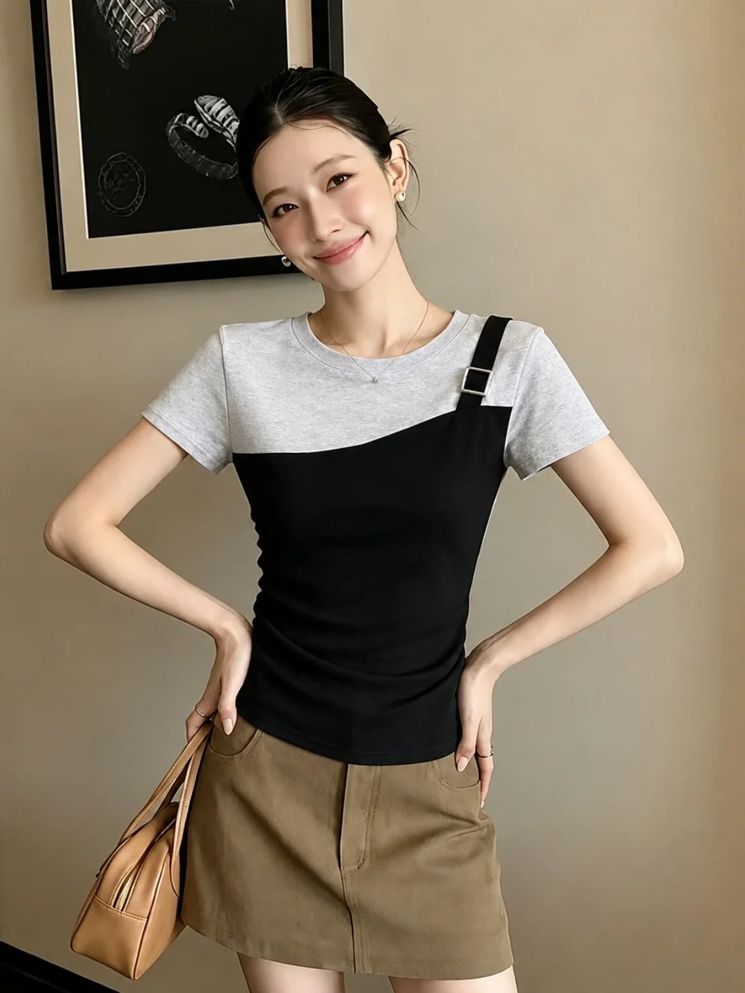 Fashionable Korean Style Commute Color Block Short Sleeve Slim Fit Top Women's Stylish Fake Two-Piece Summer New Arrival
Fashionable Korean Style Commute Color Block Short Sleeve Slim Fit Top Women's Stylish Fake Two-Piece Summer New Arrival