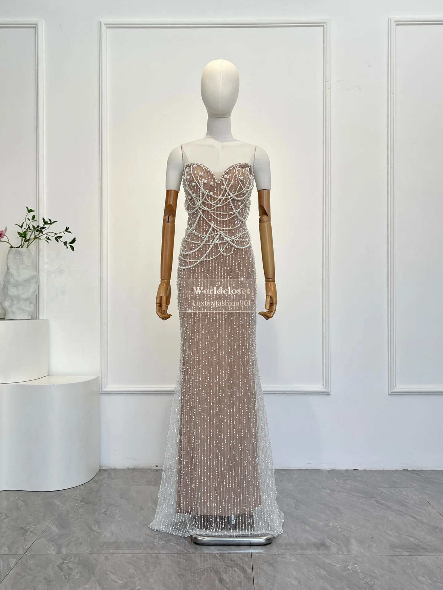 Luxury Nude Pearl Strapless Sweetheart Neck Beaded Tulle Overlay Formal Evening Dress
Luxury Nude Pearl Strapless Sweetheart Neck Beaded Tulle Overlay Formal Evening Dress