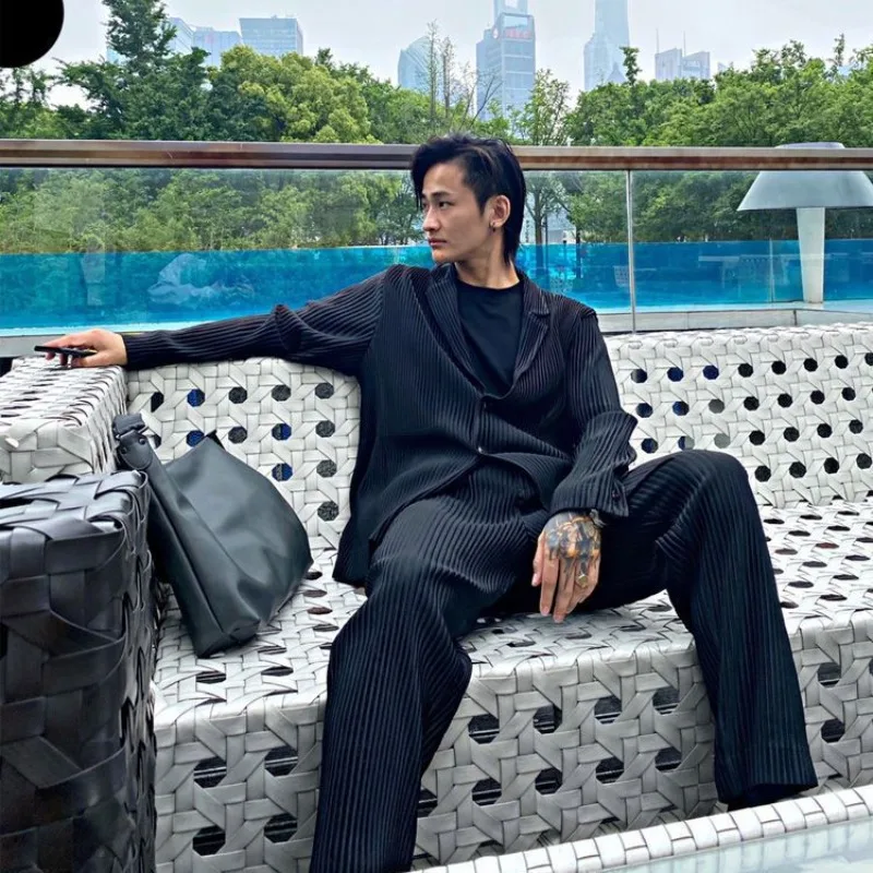 The Pleated Replica Pleated Suit Jacket Drape Casual Suit Men's Set High-end Fashionable and Simple Cool Stylish Men's Clothing
The Pleated Replica Pleated Suit Jacket Drape Casual Suit Men's Set High-end Fashionable and Simple Cool Stylish Men's Clothing