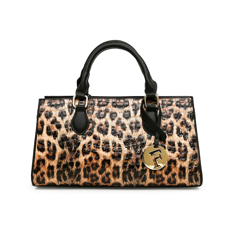 Light Luxury Texture Fashion Single Shoulder Crossbody Bag Women's 2024 Shell Crocodile Pattern PU Handbag Commuting Versatile
Light Luxury Texture Fashion Single Shoulder Crossbody Bag Women's 2024 Shell Crocodile Pattern PU Handbag Commuting Versatile