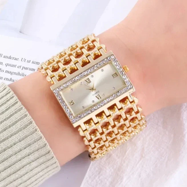 Luxury Style Women Watches Rhinestone Dial Design Qualities Women Quartz Wristwatches Diamond Square bracelet Wristwatch
Luxury Style Women Watches Rhinestone Dial Design Qualities Women Quartz Wristwatches Diamond Square bracelet Wristwatch
