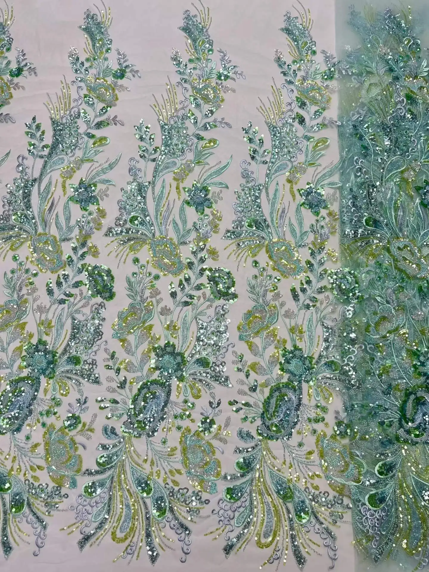 African Heavy Beaded Sequin Lace Fabric 2026 Nigerian Luxury French Tulle for Party Dresses Wholesale High Quality
African Heavy Beaded Sequin Lace Fabric 2026 Nigerian Luxury French Tulle for Party Dresses Wholesale High Quality