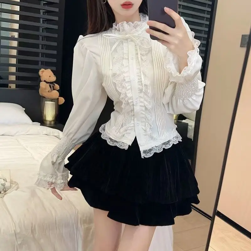 Women's Half High Collar Top Lace Bottom Shirt Horn Bubble Sleeve Shirt
Women's Half High Collar Top Lace Bottom Shirt Horn Bubble Sleeve Shirt