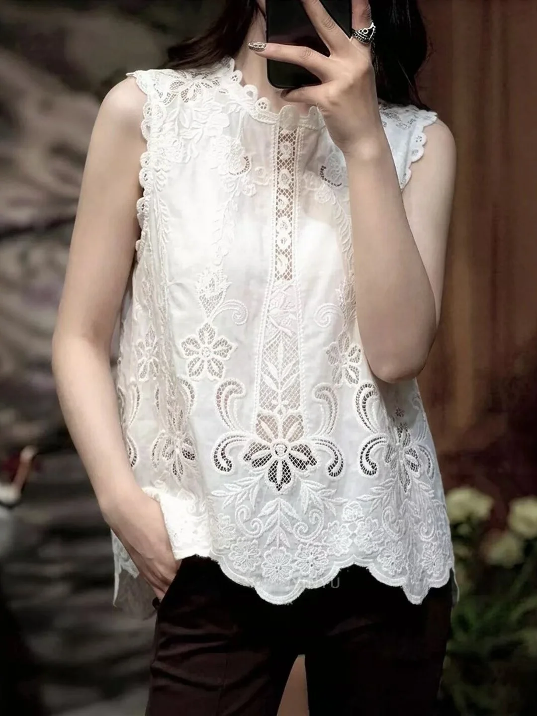 plus Size Women's Embroidered Hollow out Top Sleeveless Summer Fashion Slimming Trendy round Neck Casual Breathable Shirt
plus Size Women's Embroidered Hollow out Top Sleeveless Summer Fashion Slimming Trendy round Neck Casual Breathable Shirt