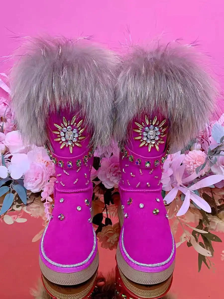 Женские ботинки на толстой подошве с бисером и бриллиантами для тяжелой промышленности, утолщенные зимние ботинки из меха до середины икры 35-39
Женские ботинки на толстой подошве с бисером и бриллиантами для тяжелой промышленности, утолщенные зимние ботинки из меха до середины икры 35-39