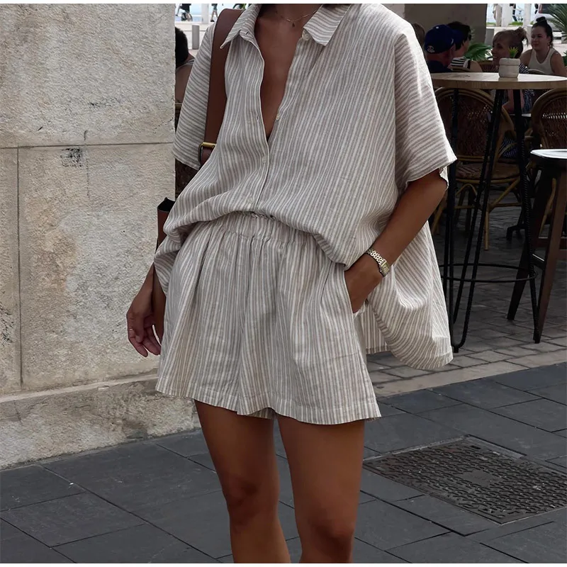 2025 Spring Summer Solid Cotton Short Two Piece Set Women Stripe Long Sleeve Shirts Shorts 2 Piece Sets Simple Style Lady Suit
2025 Spring Summer Solid Cotton Short Two Piece Set Women Stripe Long Sleeve Shirts Shorts 2 Piece Sets Simple Style Lady Suit