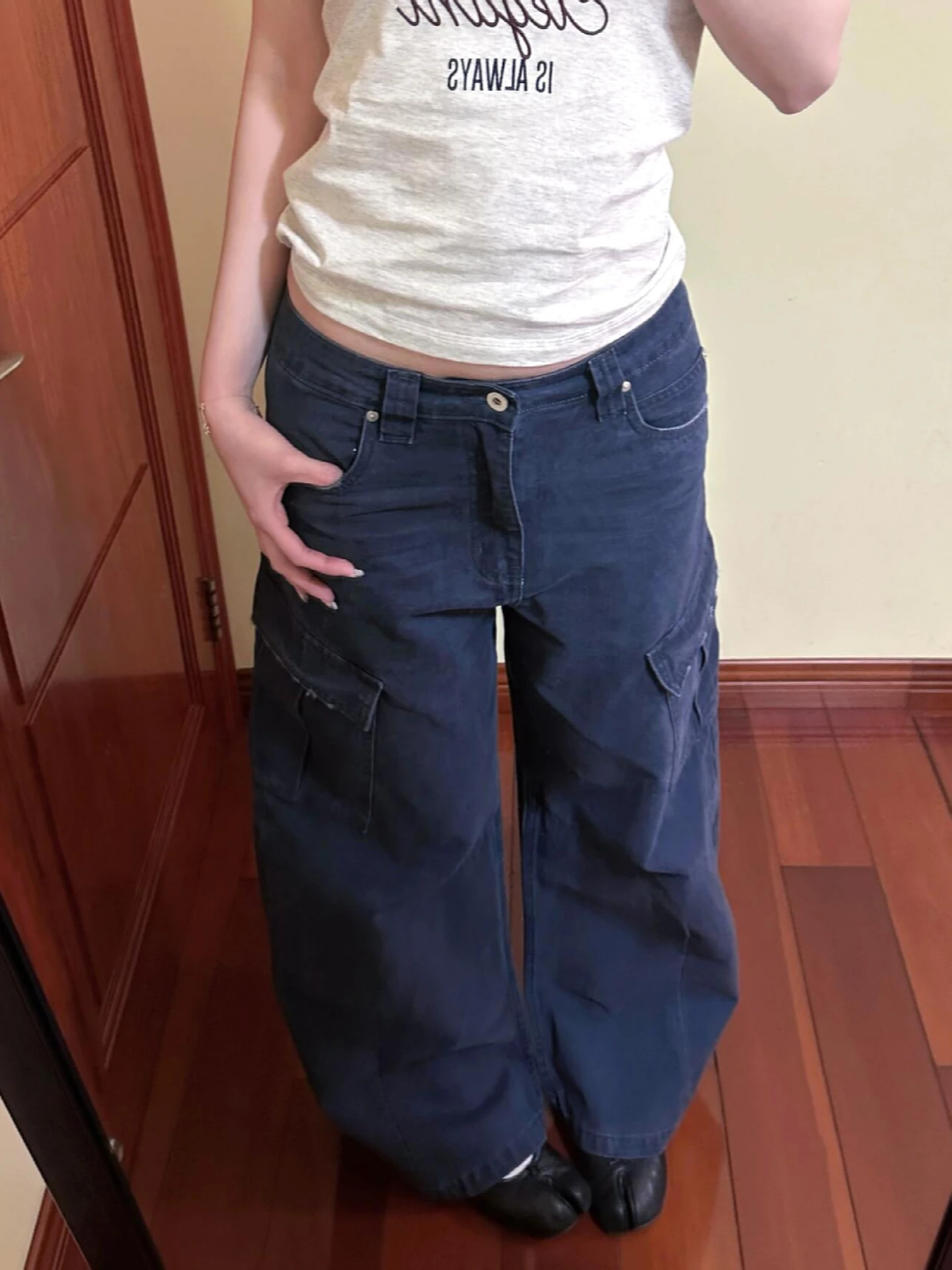 High Waist Straight Leg Wide Leg Jeans Unisex High Street Loose Fit Casual Denim Pants Retro Style Multiple Pockets Workwear
High Waist Straight Leg Wide Leg Jeans Unisex High Street Loose Fit Casual Denim Pants Retro Style Multiple Pockets Workwear
