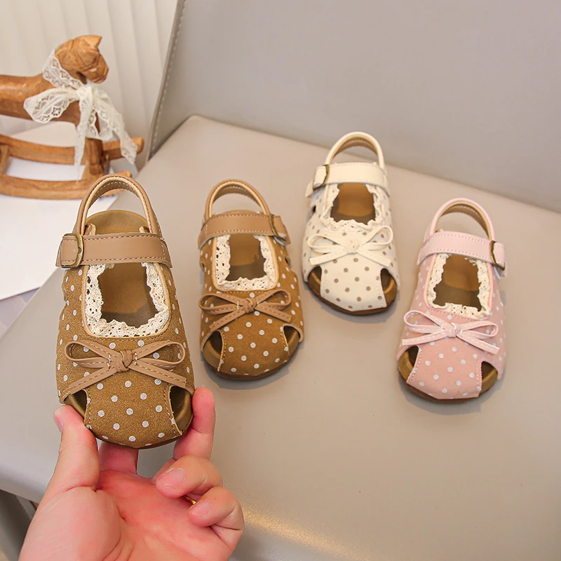 2026 New Summer Toddler Girls Lace Trim Leather Sandals Cute Bow Polka Dot Non-slip Princess Beach Party Shoes
2026 New Summer Toddler Girls Lace Trim Leather Sandals Cute Bow Polka Dot Non-slip Princess Beach Party Shoes