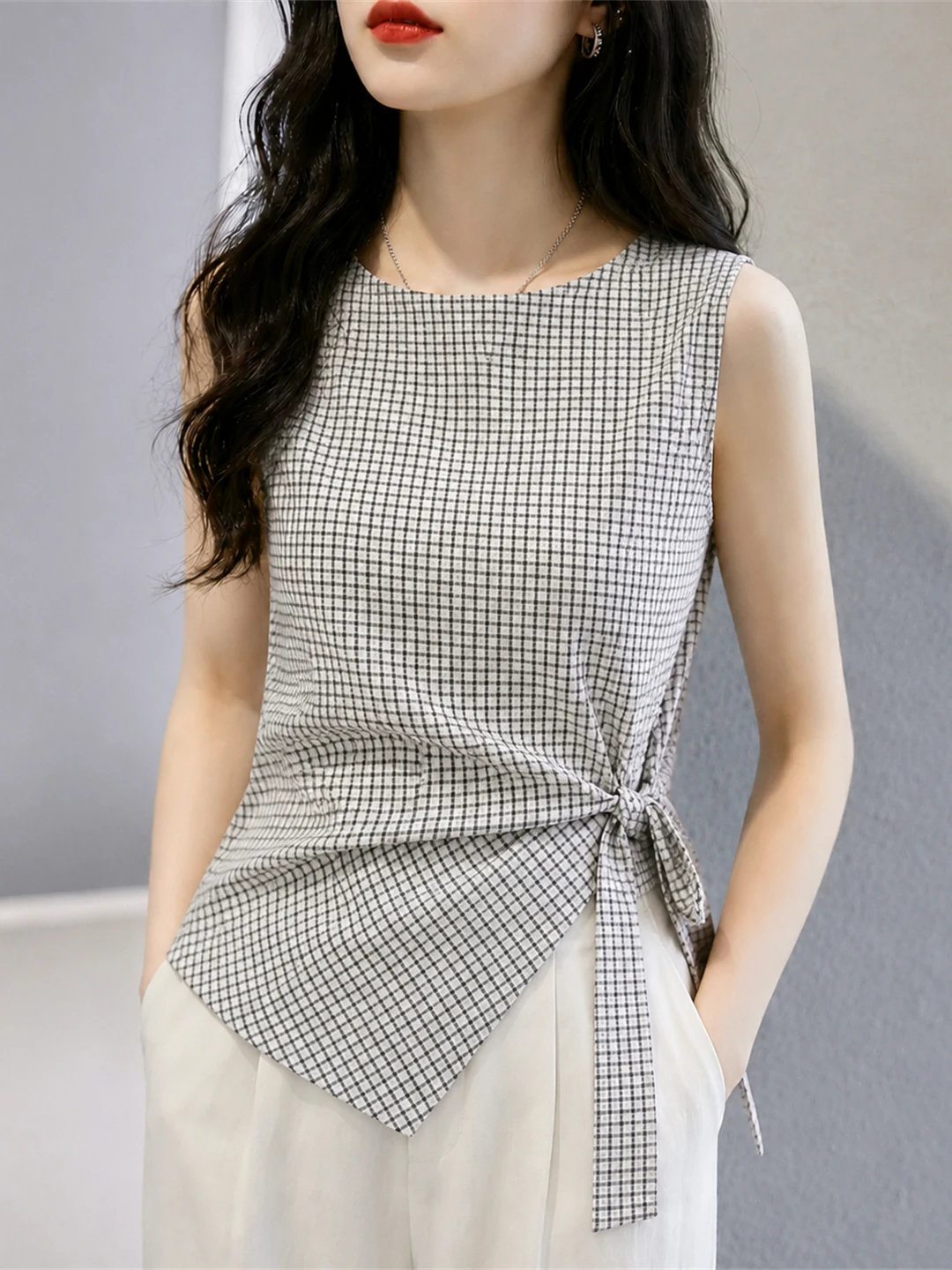 Summer Plaid Color Block Sleeveless Vest Women's Waist Cinching Asymmetrical Tie Shirt Korean Style Commute Fashion plus Size
Summer Plaid Color Block Sleeveless Vest Women's Waist Cinching Asymmetrical Tie Shirt Korean Style Commute Fashion plus Size