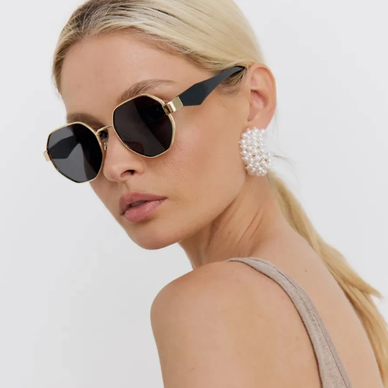 Туризм Кемпинг 3 шт. модные женские многоугольные антилегкие стеклянные металлические оправы с градиентными линзами очки уличные повседневные стильные оттенки UV400
Туризм Кемпинг 3 шт. модные женские многоугольные антилегкие стеклянные металлические оправы с градиентными линзами очки уличные повседневные стильные оттенки UV400