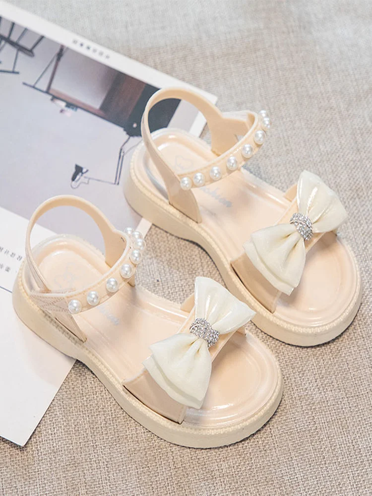 Girls' sandals are cute and playful, pearl styles can be worn for summer outdoor activities
Girls' sandals are cute and playful, pearl styles can be worn for summer outdoor activities