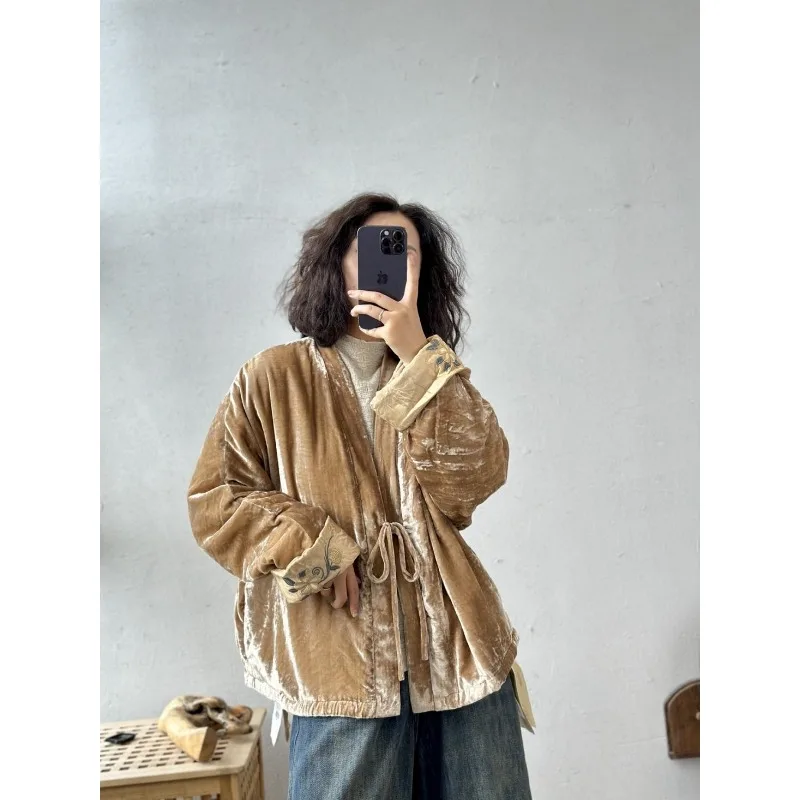 Luxury Designer Women Clothing Sequins Embroidery Green Velvet Coat Autumn Winter Jacket Warm Outerwear Vintage Long-Sleeved Top
Luxury Designer Women Clothing Sequins Embroidery Green Velvet Coat Autumn Winter Jacket Warm Outerwear Vintage Long-Sleeved Top