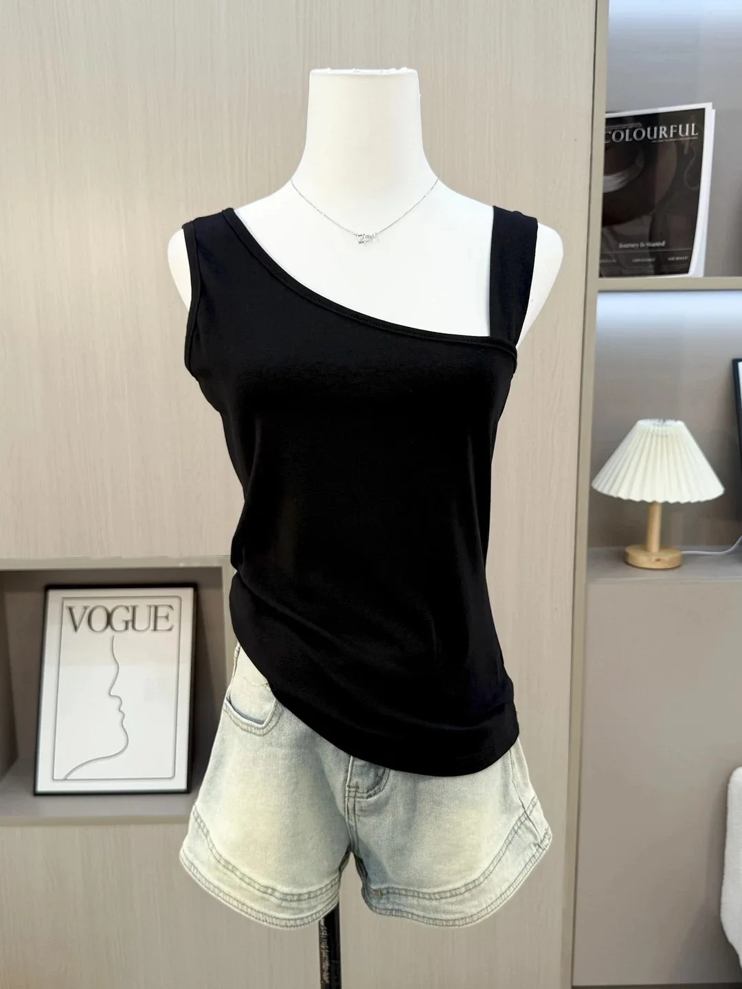 New 95 Cotton Asymmetrical Large Size Strap Vest Women's Spring Summer Versatile Slim Fit Underwear Outerwear Base Layer Slee...
New 95 Cotton Asymmetrical Large Size Strap Vest Women's Spring Summer Versatile Slim Fit Underwear Outerwear Base Layer Slee...