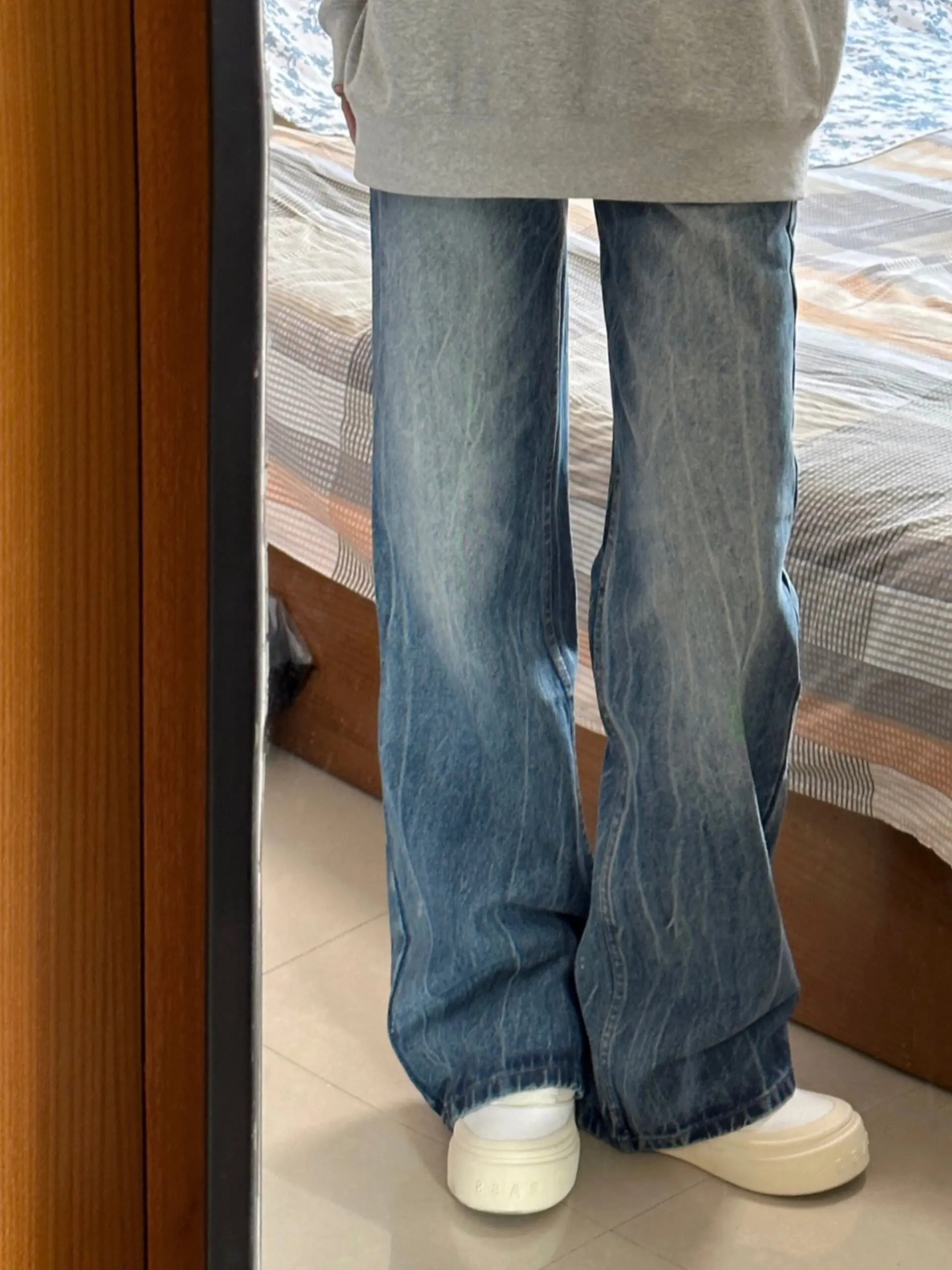 American Style Blue Jeans Men's Women's High Street Vibe Small Design Sense Flared Straight Leg Pants Youth Fashion
American Style Blue Jeans Men's Women's High Street Vibe Small Design Sense Flared Straight Leg Pants Youth Fashion