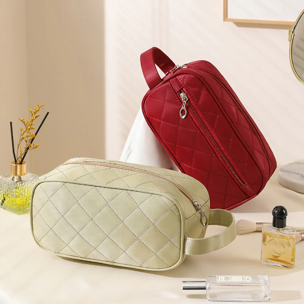Large-capacity Makeup Bag Portable Unisex Travel Wash Cosmetic Bag Toiletries Organizer Female Storage Handheld Box Waterproof
Large-capacity Makeup Bag Portable Unisex Travel Wash Cosmetic Bag Toiletries Organizer Female Storage Handheld Box Waterproof