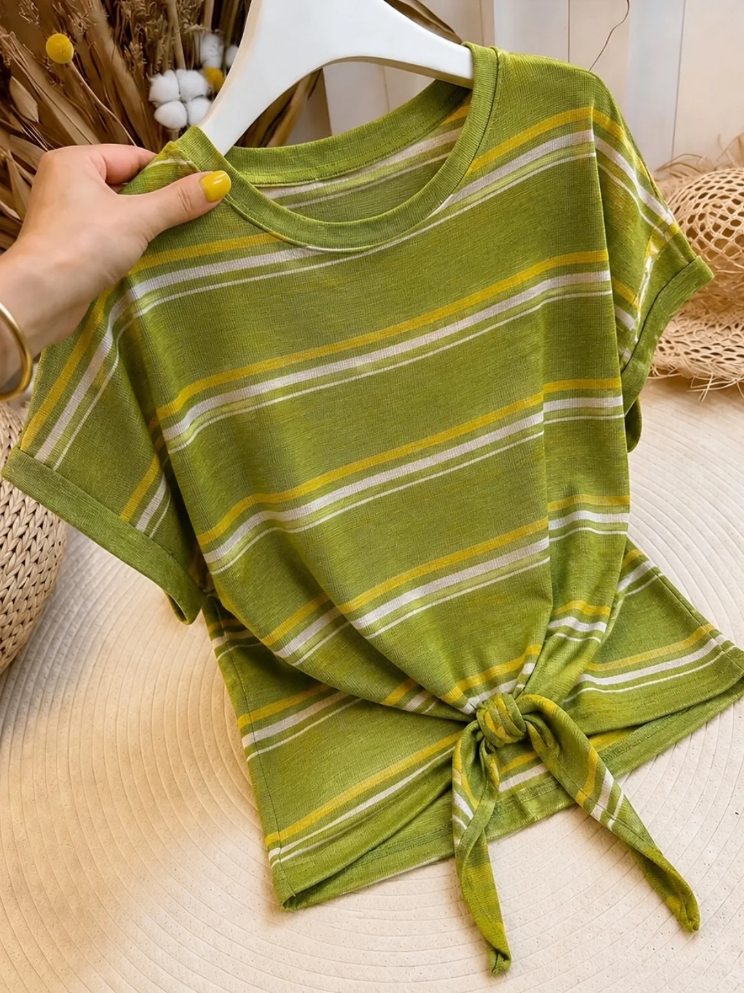 Korean Style Ice Silk Knitted Shirt Soft Beautiful Striped Casual Loose Fit Summer Top for plus Size Women round Neck Short S...
Korean Style Ice Silk Knitted Shirt Soft Beautiful Striped Casual Loose Fit Summer Top for plus Size Women round Neck Short S...