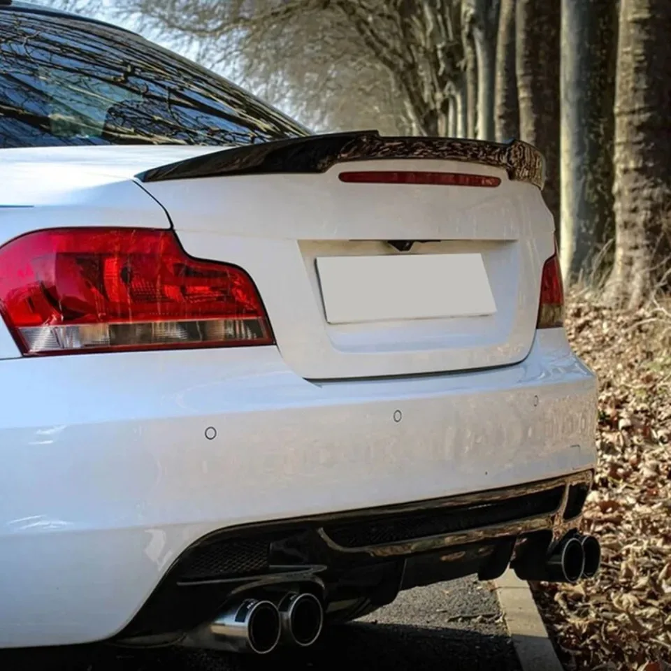 Glossy Black Carbon Fiber M4 Style Rear Spoiler Wing for BMW 1-Series E81/E82 Coupe 2007-2013 Car Accessory
Glossy Black Carbon Fiber M4 Style Rear Spoiler Wing for BMW 1-Series E81/E82 Coupe 2007-2013 Car Accessory
