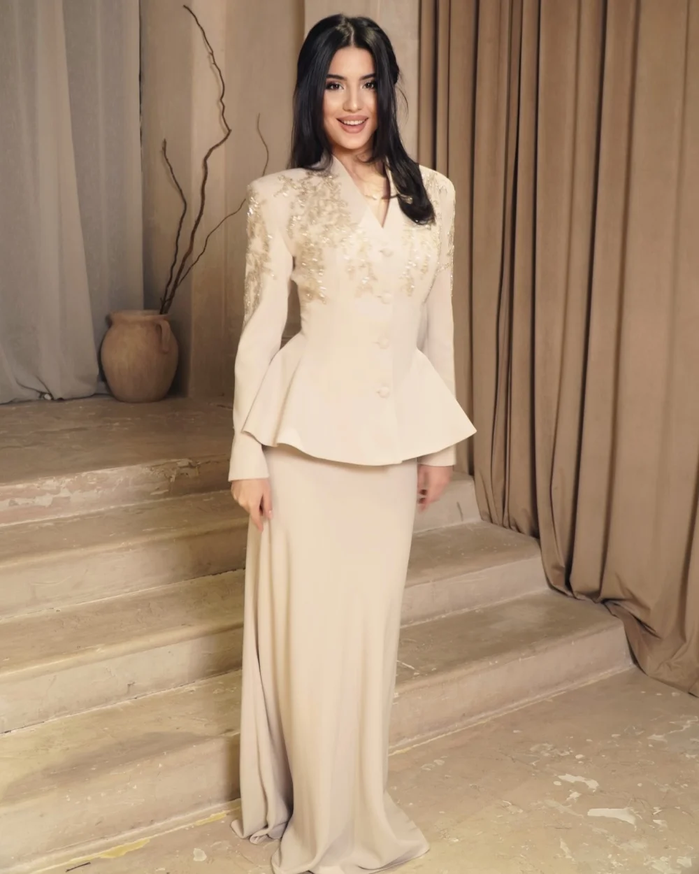 Customized High Quality Women Jersey Sequined Button Straight Evening Dress Elegant V-neck Long Sleeves Floor Lenght Party Gowns
Customized High Quality Women Jersey Sequined Button Straight Evening Dress Elegant V-neck Long Sleeves Floor Lenght Party Gowns