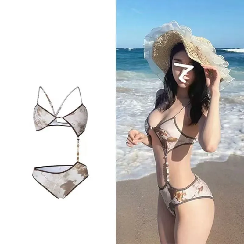 Sexy Small Chested Retro Print e Bikini Women's Swimsuit for Hot Springs Vaion Polyester Nylon Lycra Material
Sexy Small Chested Retro Print e Bikini Women's Swimsuit for Hot Springs Vaion Polyester Nylon Lycra Material