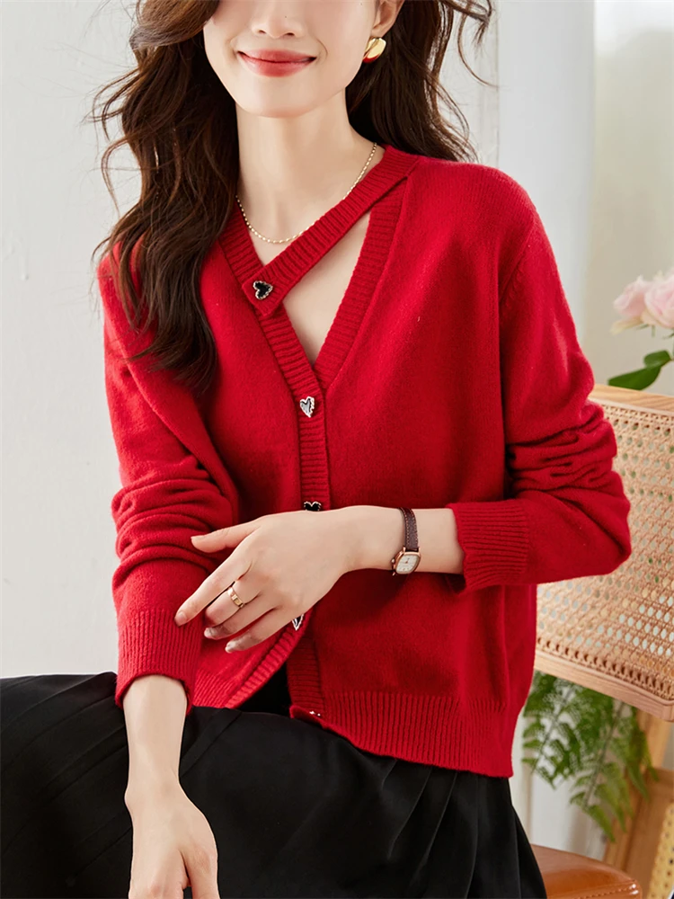 Autumn Winter V-neck Single Breasted Loose Short Red Knitted Sweater Cardigan Coat Women Elegant Chic Casual Jacket D2616
Autumn Winter V-neck Single Breasted Loose Short Red Knitted Sweater Cardigan Coat Women Elegant Chic Casual Jacket D2616