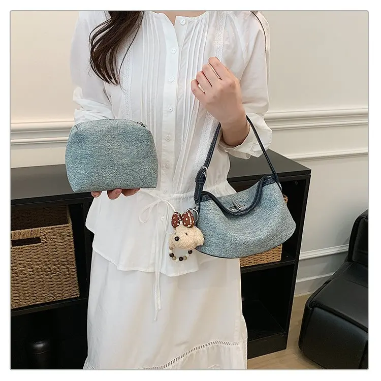 Trendy Chic Casual Diaper Bag Luxury Designer Leather Crossbody Handbag For Women Large Capacity Elegant Retro Messenger
Trendy Chic Casual Diaper Bag Luxury Designer Leather Crossbody Handbag For Women Large Capacity Elegant Retro Messenger