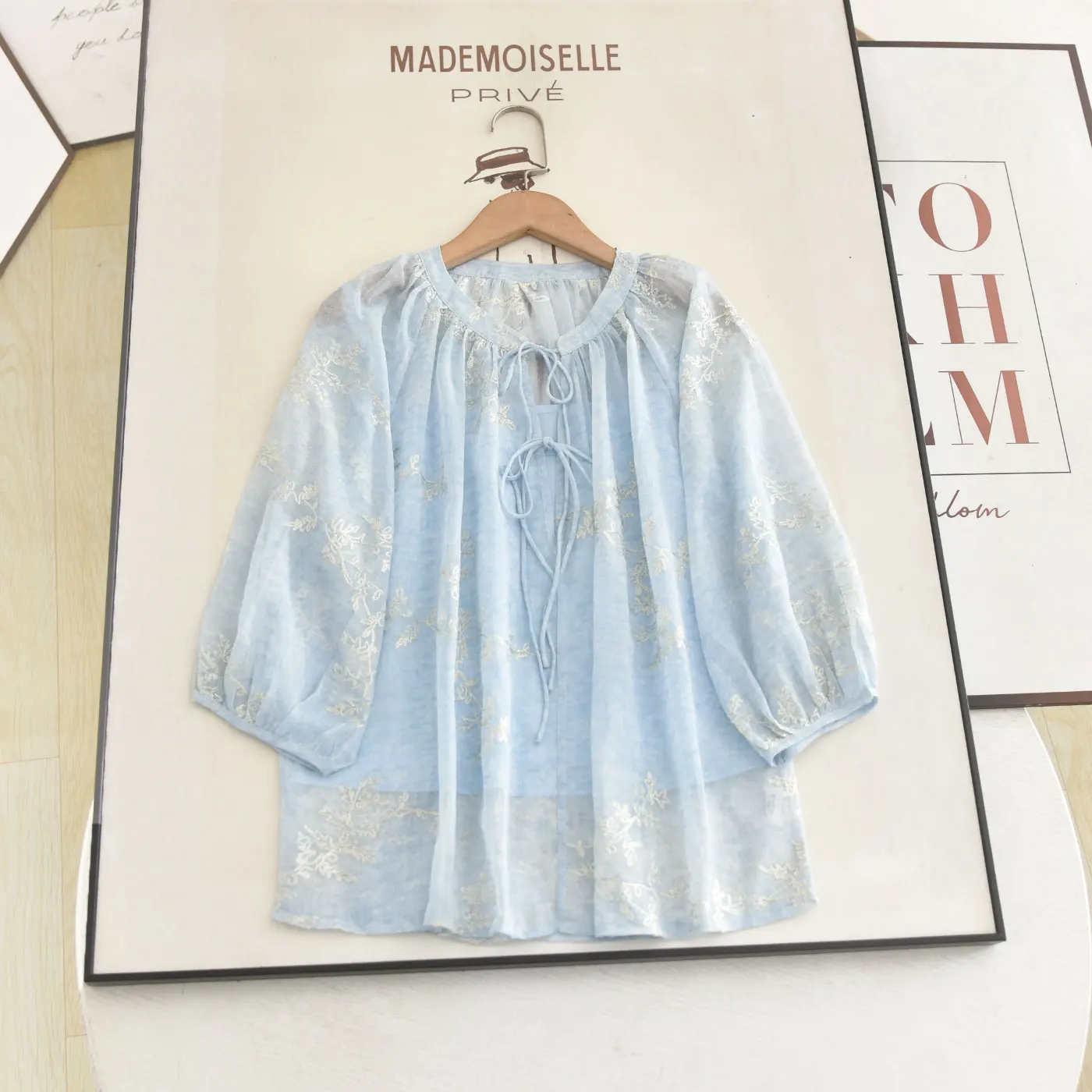 Elegant Embroidered Shirt And Strap Two-Piece Set round Neck with Belt Summer 2026 Age-Defying Holiday Style Women's Loose Fit
Elegant Embroidered Shirt And Strap Two-Piece Set round Neck with Belt Summer 2026 Age-Defying Holiday Style Women's Loose Fit