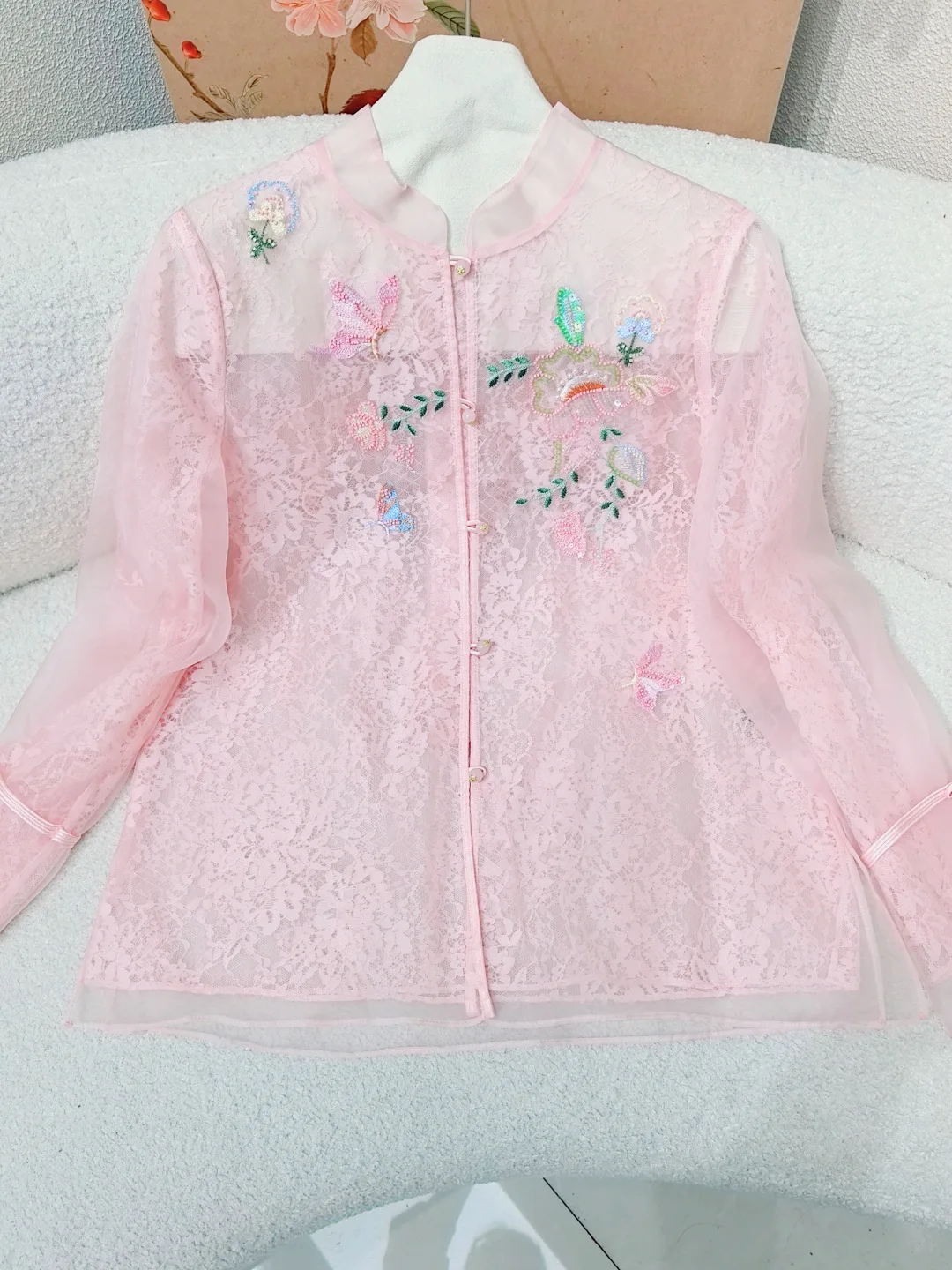 High-end Spring Summer Embroidery Silk Top New Chinese Style Top Women's Flowers Loose Blouse Shirt S-XXL
High-end Spring Summer Embroidery Silk Top New Chinese Style Top Women's Flowers Loose Blouse Shirt S-XXL