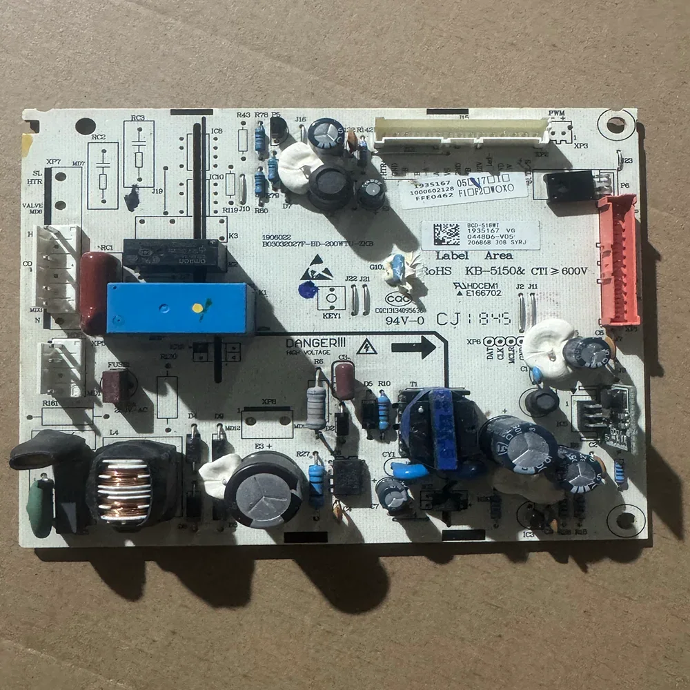 Suitable for Hisense Rongsheng refrigerator BCD-518WT motherboard 1935167 computer board power board main control board
Suitable for Hisense Rongsheng refrigerator BCD-518WT motherboard 1935167 computer board power board main control board