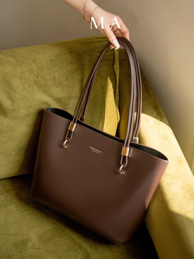 Luxury Brand Large Capaci Tote Bag Commuter Single oulder Faionable Women's Bag Buet ape Zipper Closure Soft Leather
Luxury Brand Large Capaci Tote Bag Commuter Single oulder Faionable Women's Bag Buet ape Zipper Closure Soft Leather