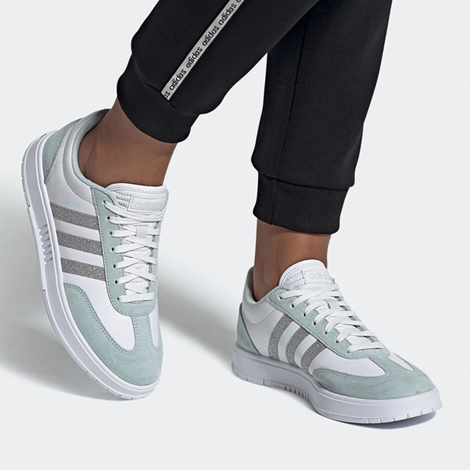 Оригинальная женская повседневная спортивная обувь Adidas adidas neo GRADAS FX9123
Оригинальная женская повседневная спортивная обувь Adidas adidas neo GRADAS FX9123