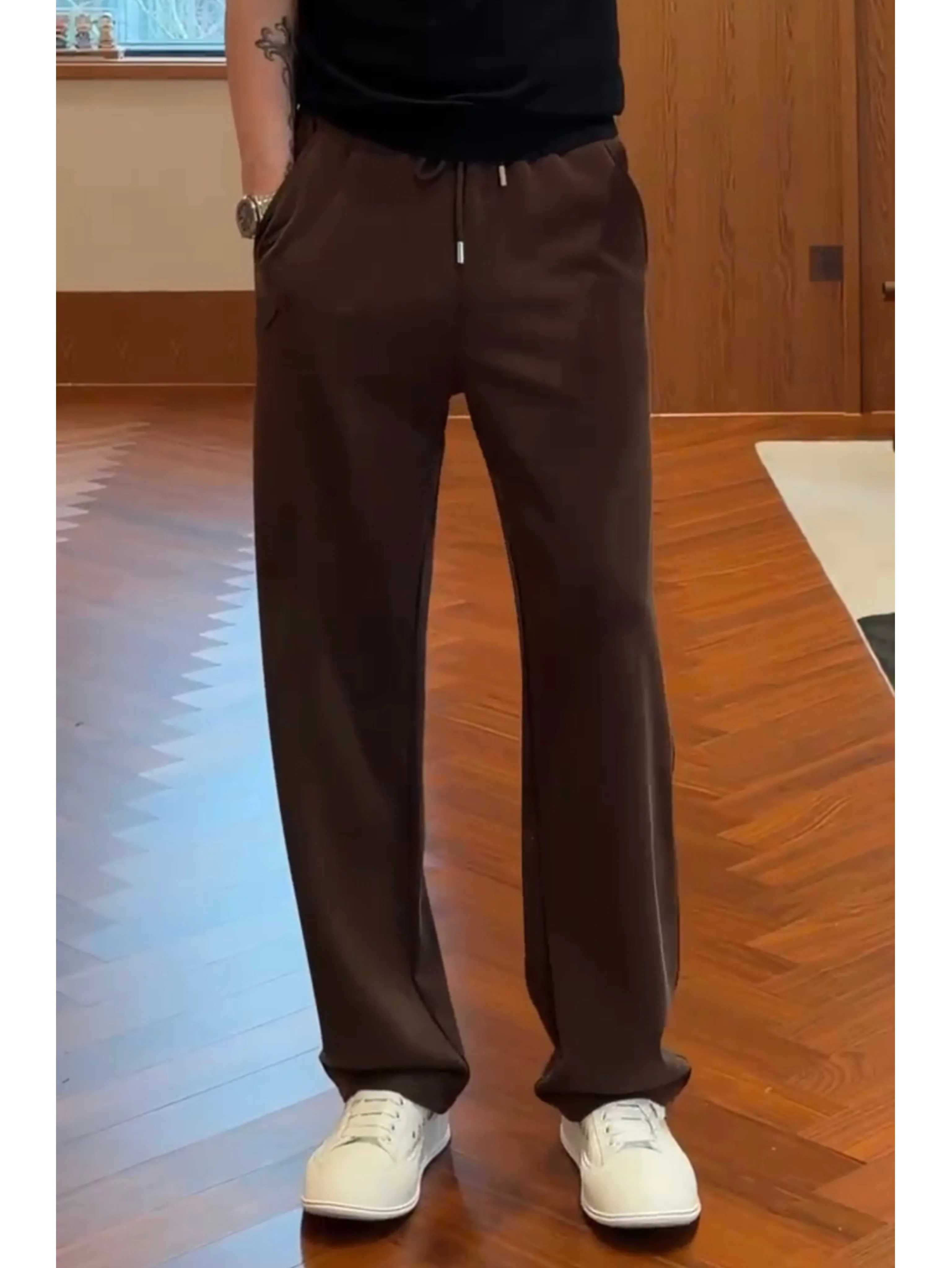 Men's Casual Loose Straight Leg Pants Drapey Comfortable Cotton Polyester mid Waist Trousers for Spring Season
Men's Casual Loose Straight Leg Pants Drapey Comfortable Cotton Polyester mid Waist Trousers for Spring Season