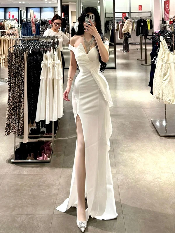 Элегантное вечернее платье макси на одно плечо с разрезом и оборками, приталенного кроя, во французском стиле
Элегантное вечернее платье макси на одно плечо с разрезом и оборками, приталенного кроя, во французском стиле