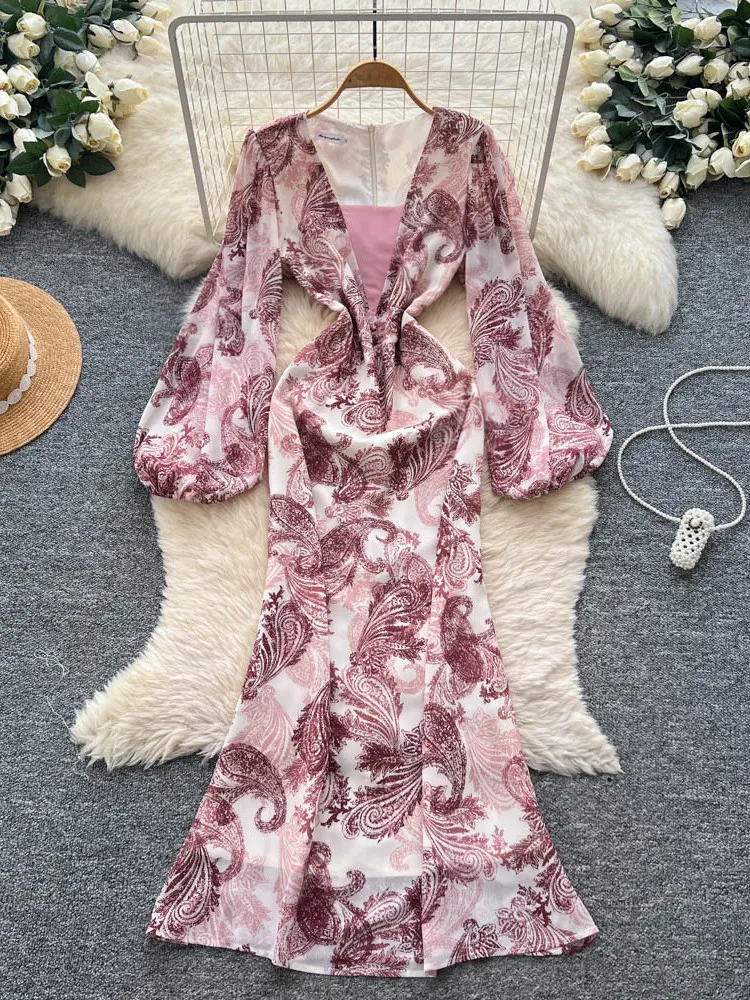 Retro Elegant Hign-end Pleated Deep V-neck Lantern Sleeve Printed Long Sleeve Mermaid Women Dress Casual High Waist Lady Dress
Retro Elegant Hign-end Pleated Deep V-neck Lantern Sleeve Printed Long Sleeve Mermaid Women Dress Casual High Waist Lady Dress
