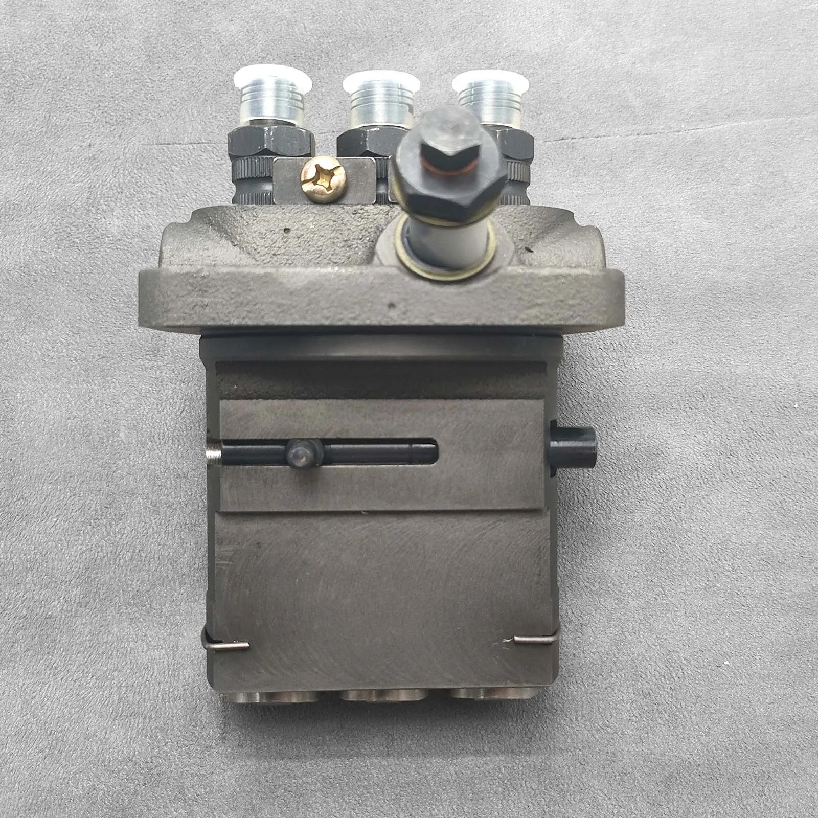 721420-51700 Топливный насос для John Deere 850 1050 Yanmar YM2500 YM2610
721420-51700 Топливный насос для John Deere 850 1050 Yanmar YM2500 YM2610