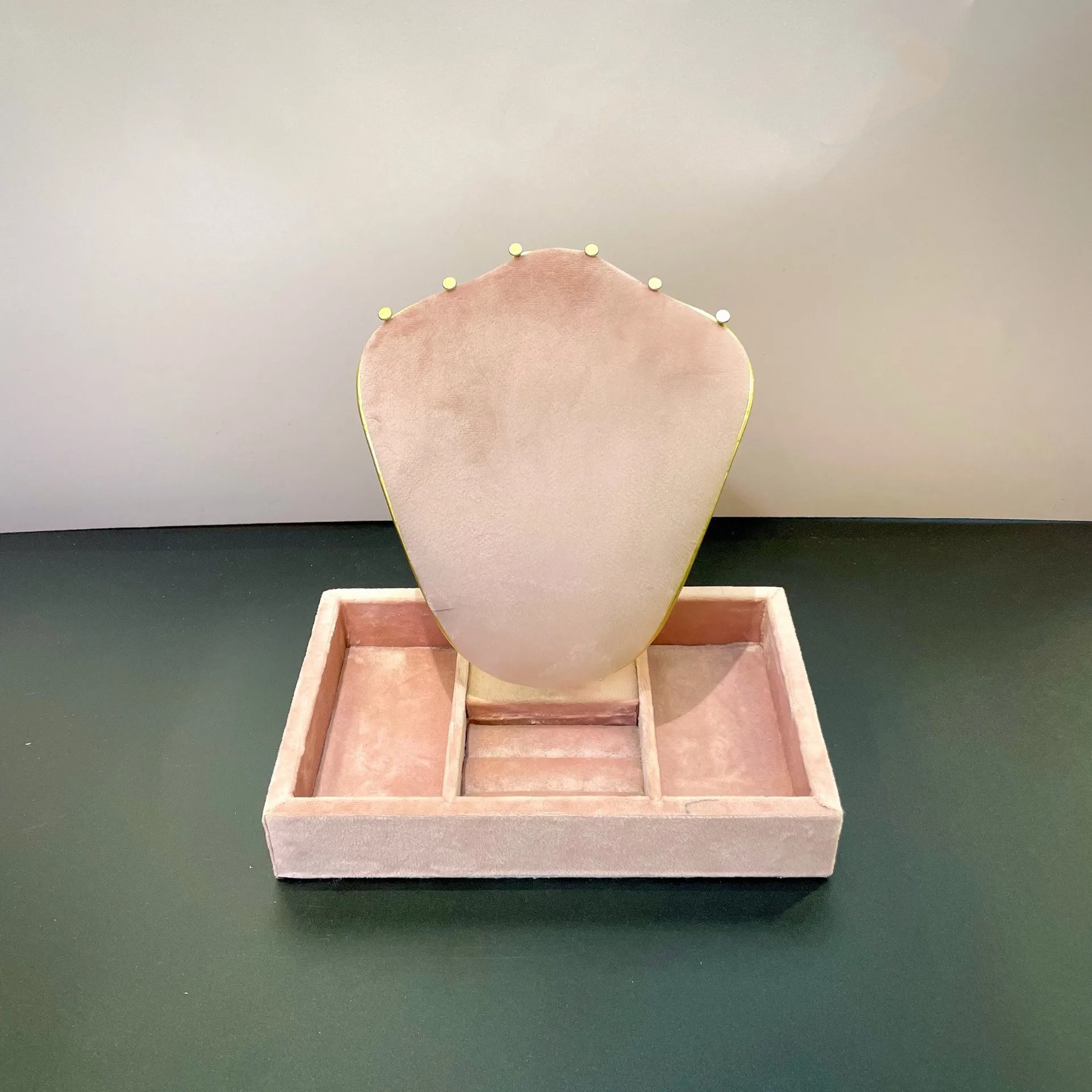 Light luxury jewelry, necklaces, jewelry racks, bracelets, bracelet storage racks, earrings, earrings, wall displays, jewelry
Light luxury jewelry, necklaces, jewelry racks, bracelets, bracelet storage racks, earrings, earrings, wall displays, jewelry