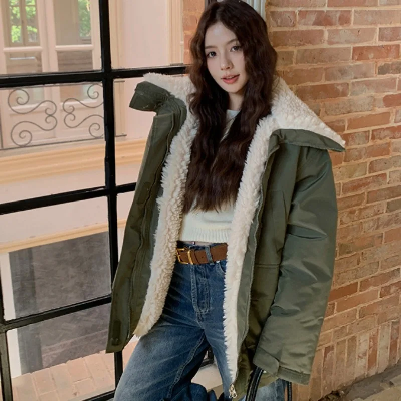 2026 New Down Cotton-padded Clothes Women's Fashion Korean Version Lambswool Thicken Jacket Large Lapel Parkas Outwears
2026 New Down Cotton-padded Clothes Women's Fashion Korean Version Lambswool Thicken Jacket Large Lapel Parkas Outwears
