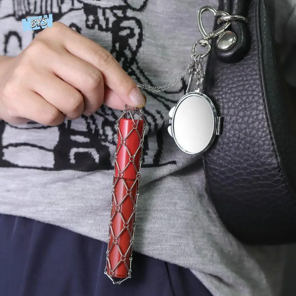 Bag Pedant Portable Metal Net Lipstick Bag Silver Mini Lipstick Cover Keychains Y2K Light Weight Lip Balm Bag Keychain Travel
Bag Pedant Portable Metal Net Lipstick Bag Silver Mini Lipstick Cover Keychains Y2K Light Weight Lip Balm Bag Keychain Travel
