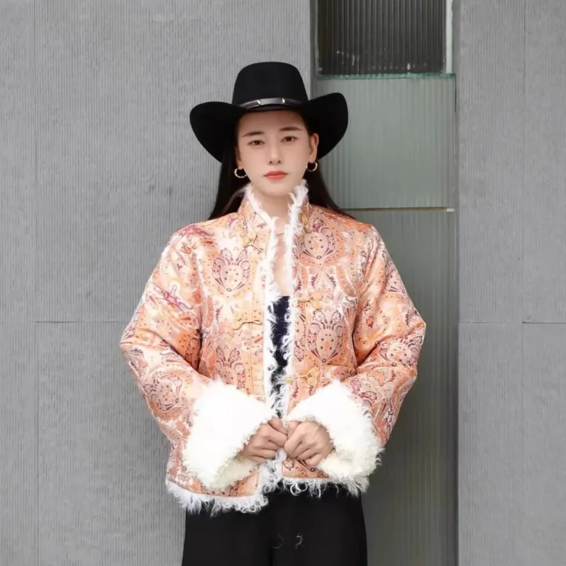 В открытии сторону этнического стиля, хлопковая одежда с шерстяными краями, свободное короткое пальто с высокой талией
В открытии сторону этнического стиля, хлопковая одежда с шерстяными краями, свободное короткое пальто с высокой талией