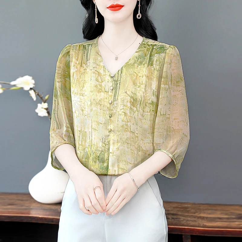 Fashion Women Blouses 2025 Summer Bohemian Floral Printed Blusas Fashion 3/4 Sleeve V-Neck Tops Casual Loose Shirts
Fashion Women Blouses 2025 Summer Bohemian Floral Printed Blusas Fashion 3/4 Sleeve V-Neck Tops Casual Loose Shirts