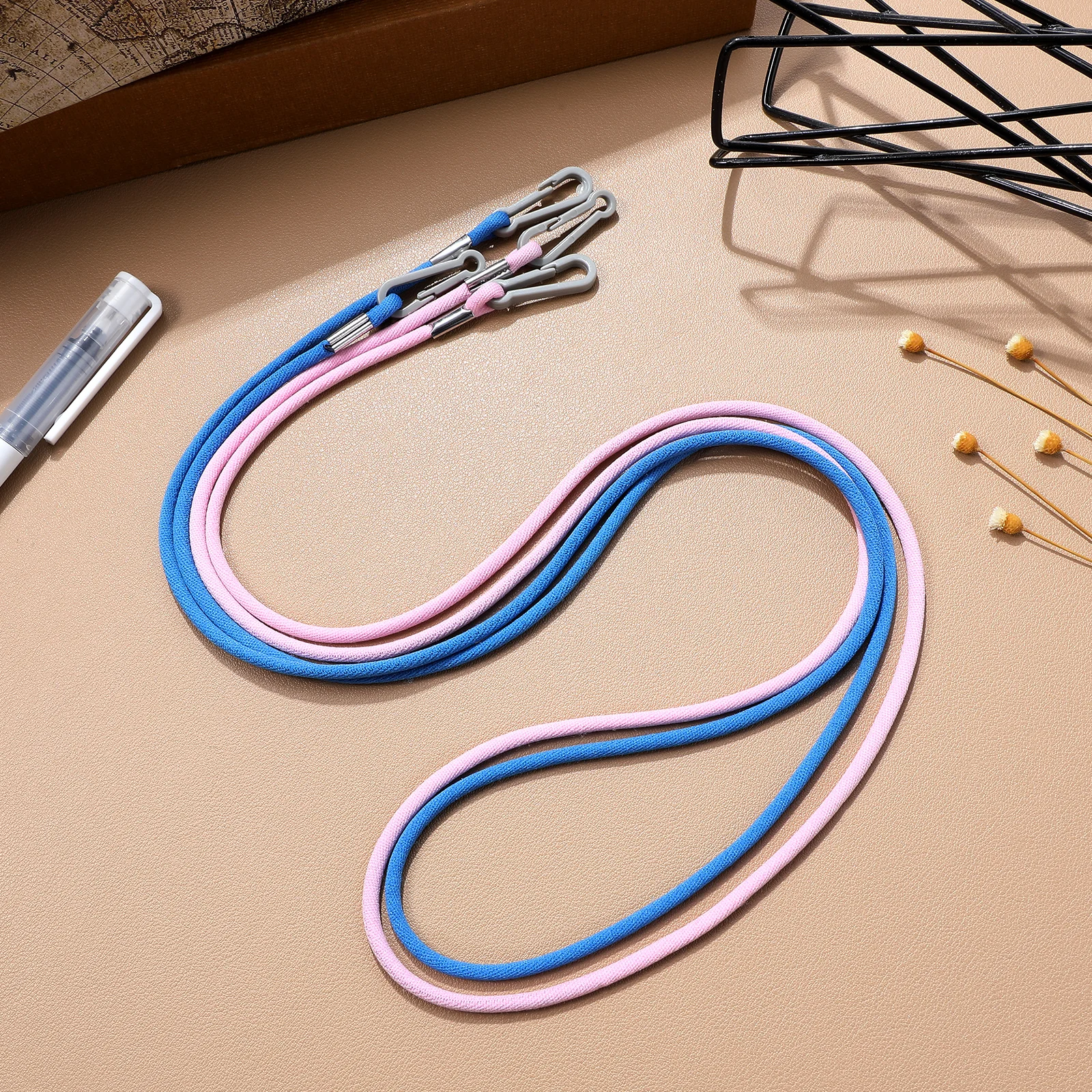 2Pcs Children Ski Glove Lanyards Elastic Mitten Clips Adjustable Straps Anti-Lost Holder Winter Mittens Pink Blue
2Pcs Children Ski Glove Lanyards Elastic Mitten Clips Adjustable Straps Anti-Lost Holder Winter Mittens Pink Blue