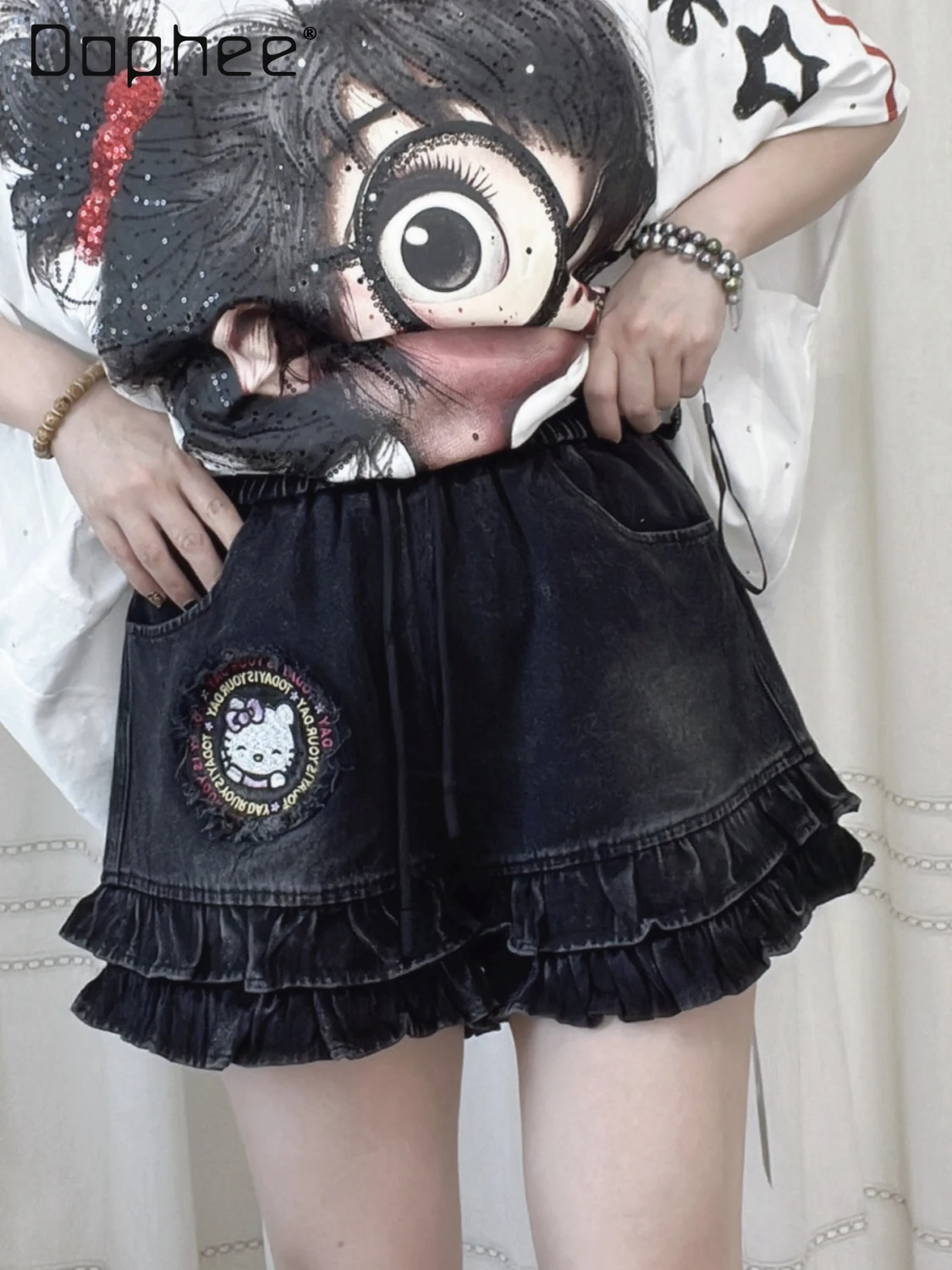 European Cartoon Embroidered Hot Pants 816712025 Summer New Washed Cotton Elastic Waist Wide Leg Versatile Casual Shorts Women
European Cartoon Embroidered Hot Pants 816712025 Summer New Washed Cotton Elastic Waist Wide Leg Versatile Casual Shorts Women