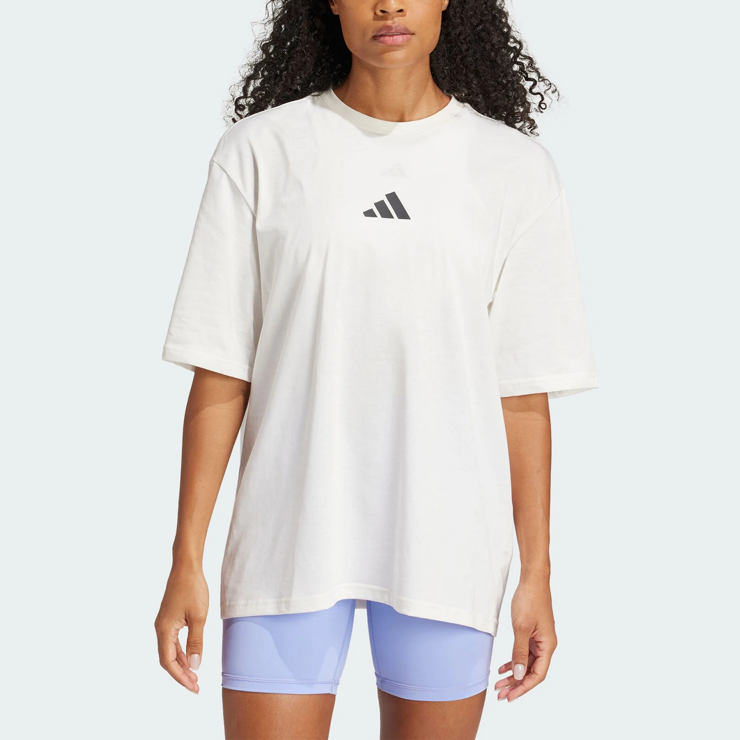 Подлинная женская повседневная спортивная футболка Adidas W STR G T IW0136
Подлинная женская повседневная спортивная футболка Adidas W STR G T IW0136