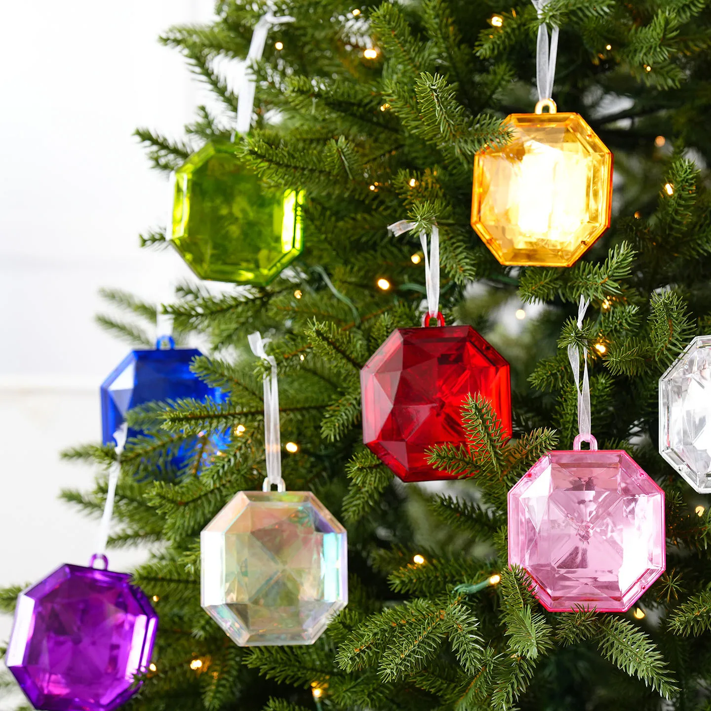 Diamond Shaped Hanging Decorations Square Christmas Tree Decor Round Gemstone Plastic Hanging Decor Upside Down Garland
Diamond Shaped Hanging Decorations Square Christmas Tree Decor Round Gemstone Plastic Hanging Decor Upside Down Garland