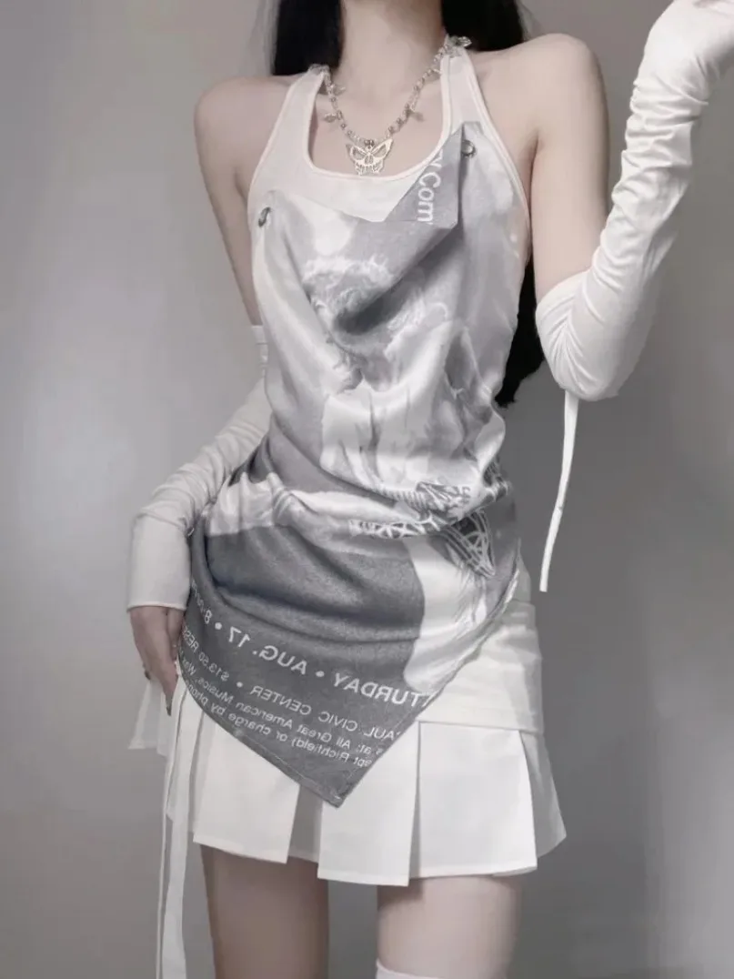 American Fashion Sexy Halter Vest for Women Y2k Slim Waist 2024 Sleeveless Tops Summer New Fake Two Piece T-shirts
American Fashion Sexy Halter Vest for Women Y2k Slim Waist 2024 Sleeveless Tops Summer New Fake Two Piece T-shirts