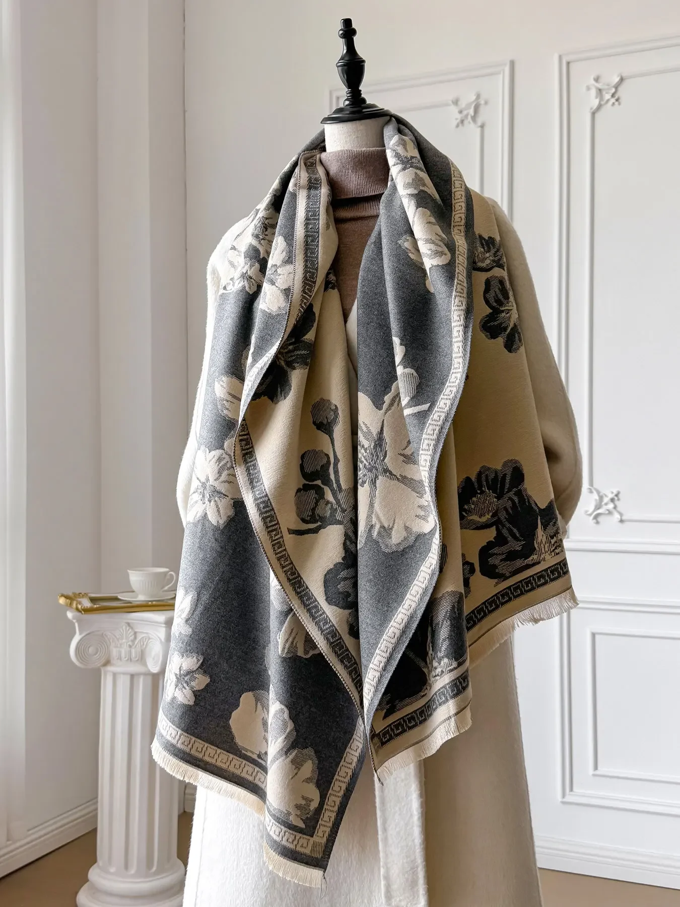 Women Winter Warm Pashmina Scarf Luxury Faux Cashmere Wraps Thick Shawl Blanket Bufanda Foulard Poncho 2025 New
Women Winter Warm Pashmina Scarf Luxury Faux Cashmere Wraps Thick Shawl Blanket Bufanda Foulard Poncho 2025 New