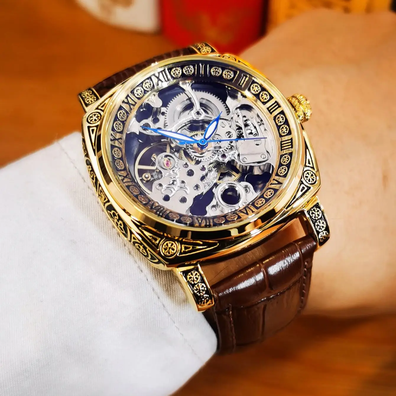 AOKULASIC Gold Engraved Mechanical Watch for Men Square Skeleton Automatic Mens Watches Top Brand Luxury Leather Strap Clock New
AOKULASIC Gold Engraved Mechanical Watch for Men Square Skeleton Automatic Mens Watches Top Brand Luxury Leather Strap Clock New
