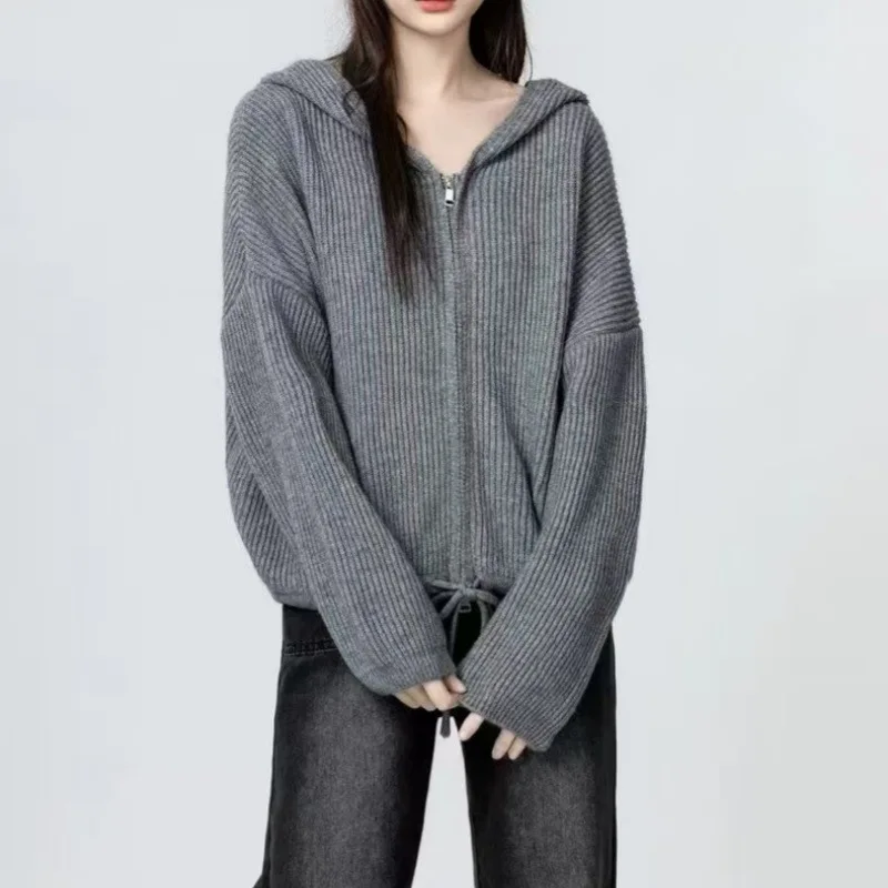 Hooded Zipper Sweater Jacket for Women Autumn/Winter New Collection Solid Color Versatile Short Sleeve Knitted Cardigan
Hooded Zipper Sweater Jacket for Women Autumn/Winter New Collection Solid Color Versatile Short Sleeve Knitted Cardigan