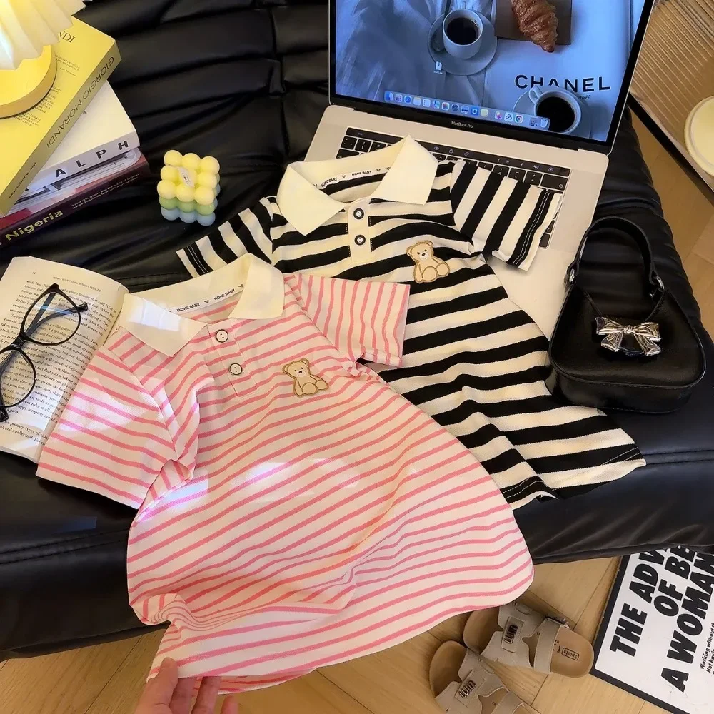 Summer New Sweet Girls Clothes Korean Version Striped Teddy Bear Print Short Sleeved Lapel Dress Korean Version of Daily Wear
Summer New Sweet Girls Clothes Korean Version Striped Teddy Bear Print Short Sleeved Lapel Dress Korean Version of Daily Wear