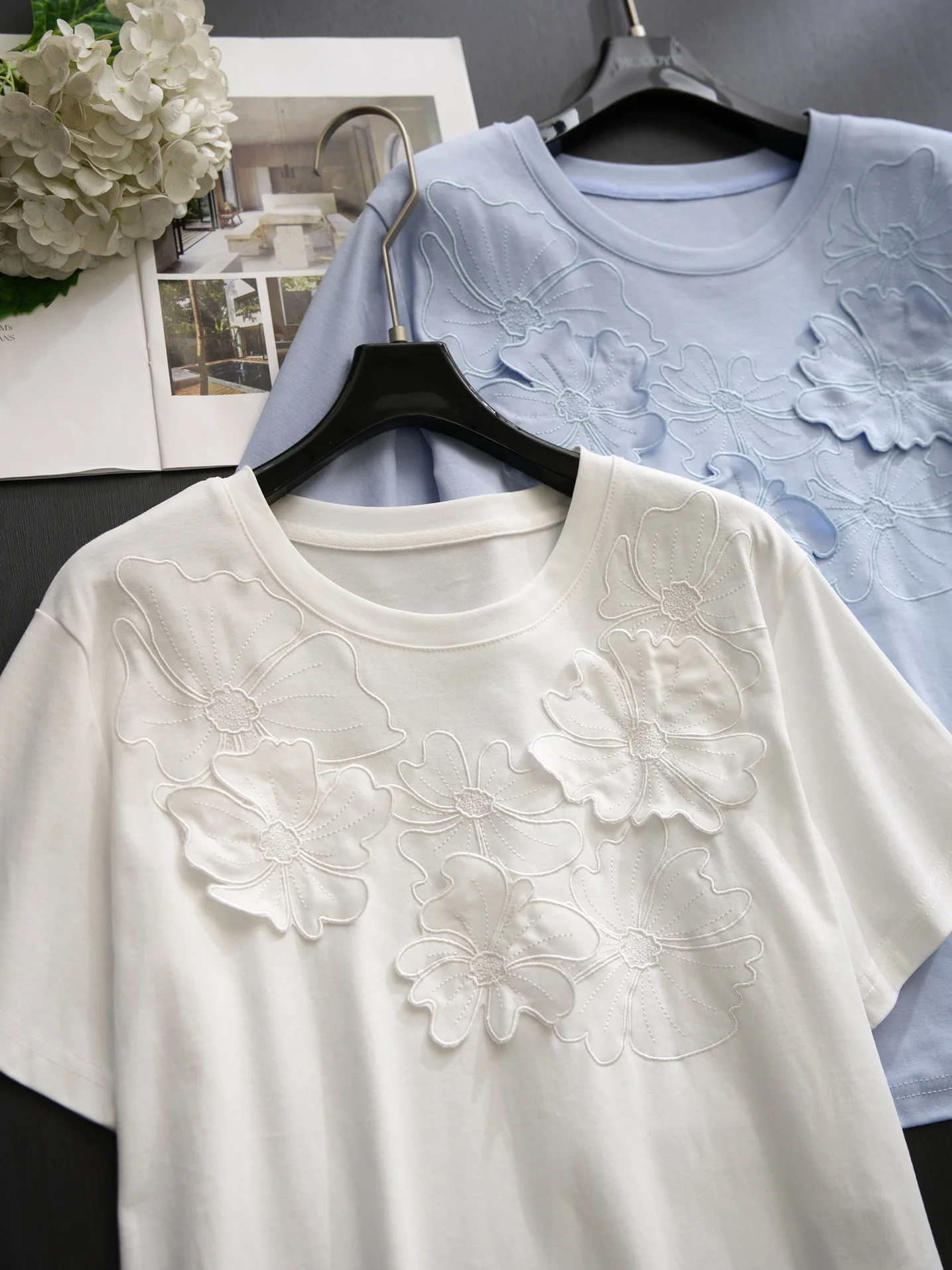 Elegant Short Sleeve T-Shirt Women's Summer Cotton Lace Embroidery Top Skin-friendly Breathable round Neck Korean Style
Elegant Short Sleeve T-Shirt Women's Summer Cotton Lace Embroidery Top Skin-friendly Breathable round Neck Korean Style